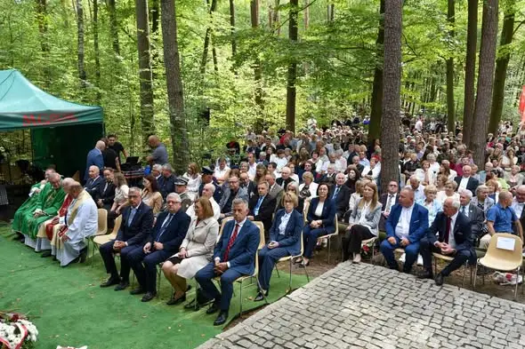 Turza: hołd dla ofiar NKWD w „Małym Katyniu Ziemi Sokołowskiej”