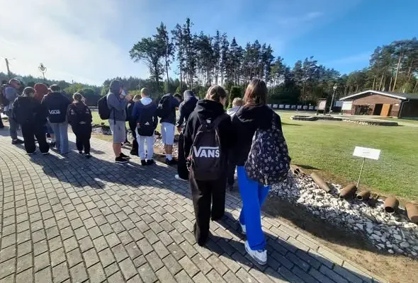 Uczniowie z Kolbuszowej odkrywali tajemnice poligonu rakietowego w Bliznie