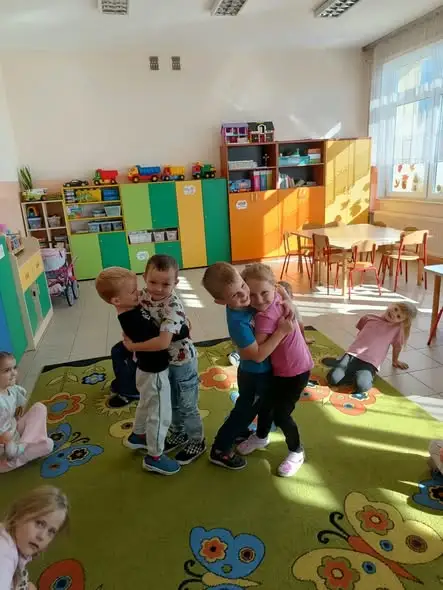 Tydzień Dobrych Relacji w oddziałach przedszkolnych – dzieci uczyły się empatii i szacunku