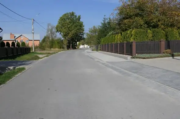 Nowe chodniki w Zapolu i Hucisku – bezpieczniej dla pieszych