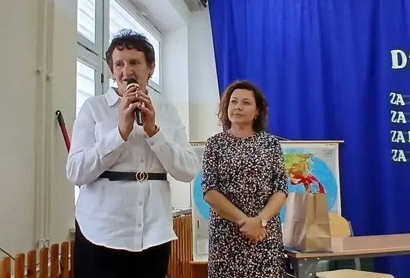 Dzień Edukacji Narodowej w szkole w Cmolasie – akademia, pasowanie i podziękowania