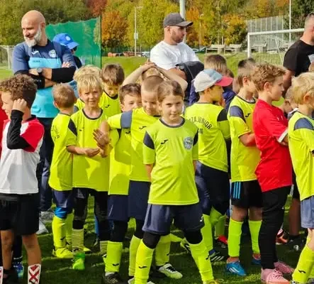 Młodzi piłkarze z AP Burza Dzikowiec na turnieju 80-lecia Nysy Kłodzko