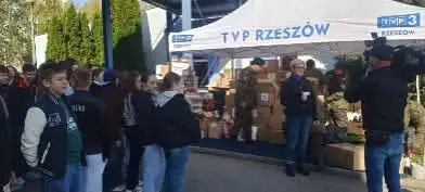 Siódmoklasiści z Cmolasu w Rzeszowie: „Dziady”, znicze dla Łyczakowa i wywiad dla TVP