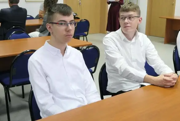 23 uczniów z powiatu kolbuszowskiego odebrało stypendia za wyniki w nauce i sporcie